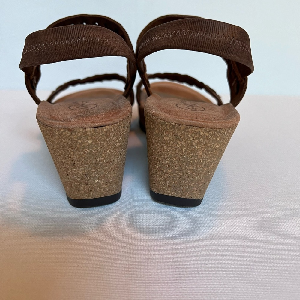 White Mountain Wedges - Picture 4 of 7